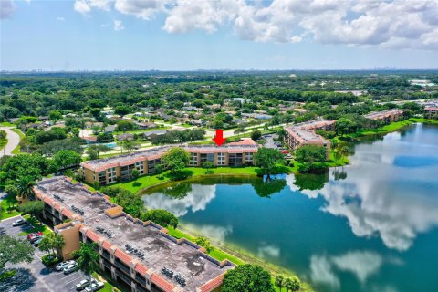 Condo in Margate, Florida, 2 bedrooms  № 682520 - photo 27