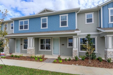 Adosado en venta en Winter Garden, Florida, 3 dormitorios, 160.63 m2 № 1263965 - foto 1