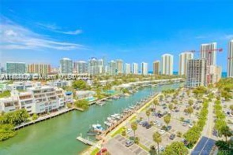 Copropriété à vendre à Sunny Isles Beach, Floride: 2 chambres, 95.04 m2 № 1170760 - photo 10