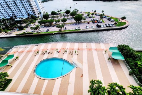 Copropriété à vendre à Sunny Isles Beach, Floride: 2 chambres, 95.04 m2 № 1170760 - photo 7