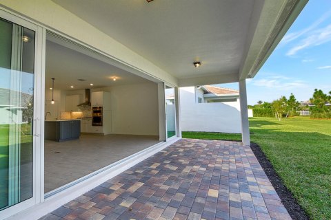 House in Lake Worth, Florida 5 bedrooms, 272.2 sq.m. № 936742 - photo 22