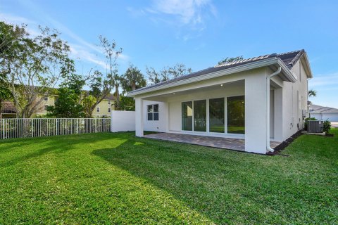 House in Lake Worth, Florida 5 bedrooms, 272.2 sq.m. № 936742 - photo 20