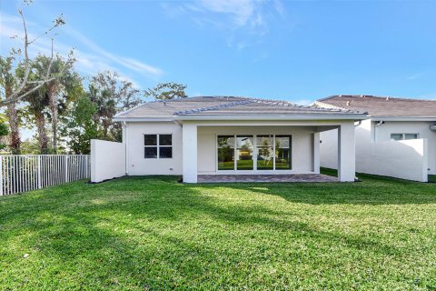 House in Lake Worth, Florida 5 bedrooms, 272.2 sq.m. № 936742 - photo 19