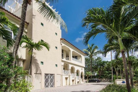 Condominio en venta en Highland Beach, Florida, 2 dormitorios, 217.3 m2 № 701960 - foto 2