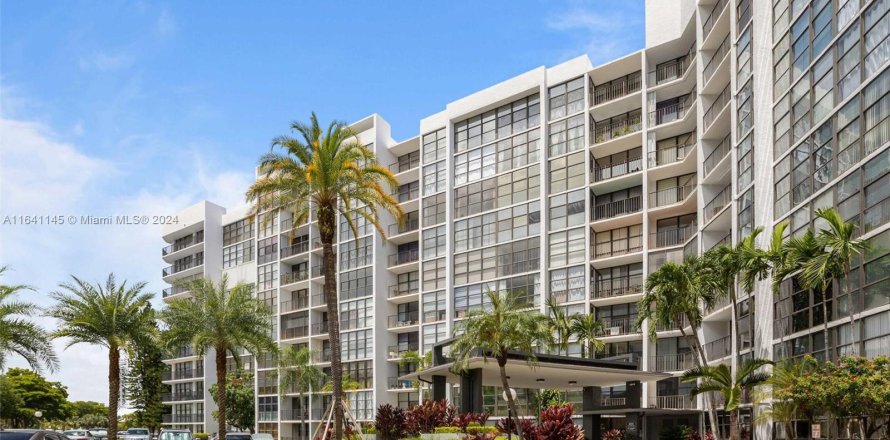 Condominio en Hallandale Beach, Florida, 2 dormitorios  № 1320679