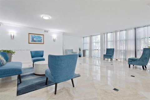 Copropriété à vendre à Hallandale Beach, Floride: 2 chambres, 104.98 m2 № 1320679 - photo 25