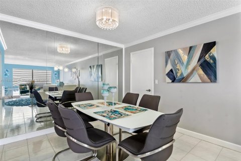 Condo in Fort Lauderdale, Florida, 2 bedrooms  № 1293377 - photo 6