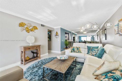 Condo in Fort Lauderdale, Florida, 2 bedrooms  № 1293377 - photo 5