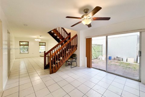 House in Miami, Florida 3 bedrooms, 151.8 sq.m. № 1209501 - photo 8