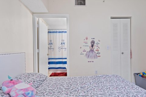 Condo in Davie, Florida, 2 bedrooms  № 1079489 - photo 9