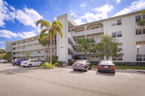 Condo in Coconut Creek, Florida, 2 bedrooms  № 1011533 - photo 20