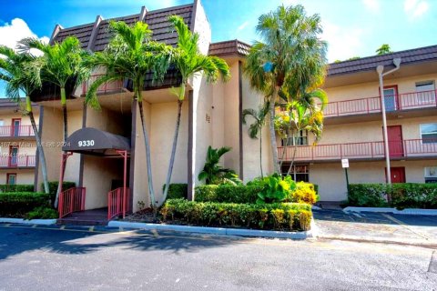 Condominio en venta en Tamarac, Florida, 2 dormitorios, 88.26 m2 № 1104128 - foto 10
