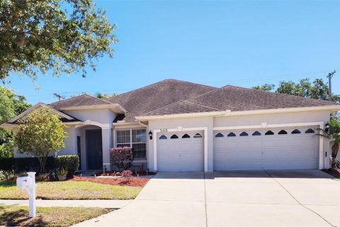 Villa ou maison à vendre à Brandon, Floride: 4 chambres, 223.34 m2 № 393369 - photo 1