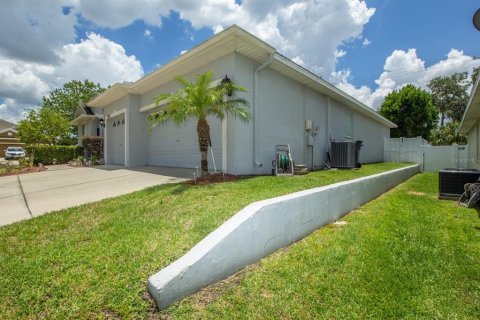 Villa ou maison à vendre à Brandon, Floride: 4 chambres, 223.34 m2 № 393369 - photo 2