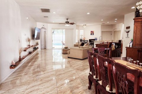 Casa en venta en Brandon, Florida, 4 dormitorios, 223.34 m2 № 393369 - foto 10
