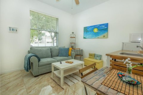 Casa en venta en Brandon, Florida, 4 dormitorios, 223.34 m2 № 393369 - foto 20
