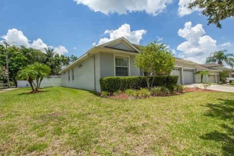 Villa ou maison à vendre à Brandon, Floride: 4 chambres, 223.34 m2 № 393369 - photo 4