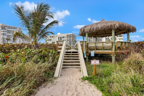 Copropriété à vendre à Hutchinson Island South, Floride: 2 chambres, 116.22 m2 № 970670 - photo 12