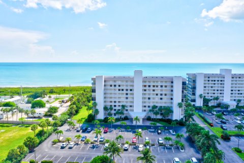 Copropriété à vendre à Hutchinson Island South, Floride: 2 chambres, 116.22 m2 № 970670 - photo 1