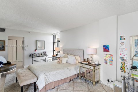 Condo in Aventura, Florida, 2 bedrooms  № 1391822 - photo 16