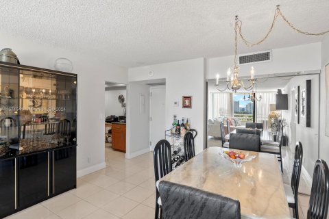 Condo in Aventura, Florida, 2 bedrooms  № 1391822 - photo 7