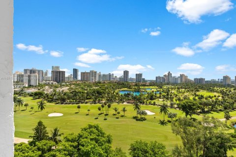 Condo in Aventura, Florida, 2 bedrooms  № 1391822 - photo 30