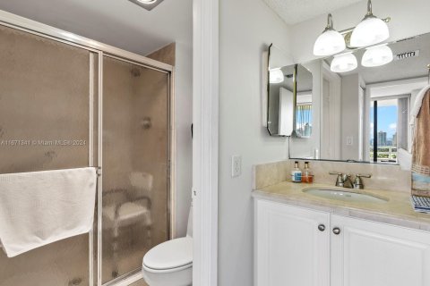 Condo in Aventura, Florida, 2 bedrooms  № 1391822 - photo 13