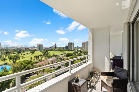 Condo in Aventura, Florida, 2 bedrooms  № 1391822 - photo 24