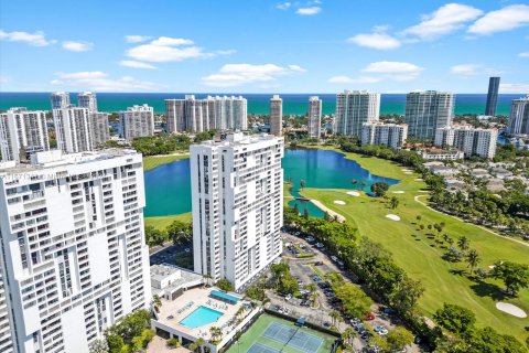 Condominio en venta en Aventura, Florida, 2 dormitorios, 100.06 m2 № 1391822 - foto 1