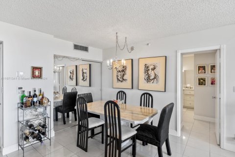 Condo in Aventura, Florida, 2 bedrooms  № 1391822 - photo 9