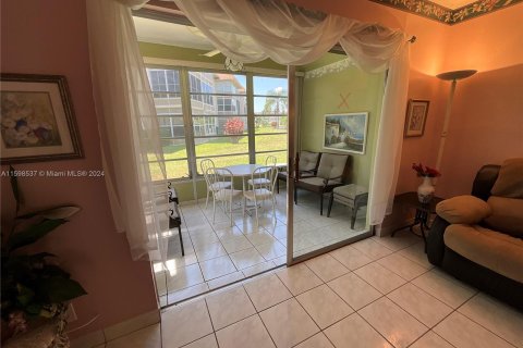 Copropriété à vendre à Lauderdale Lakes, Floride: 2 chambres, 87.7 m2 № 1207246 - photo 23