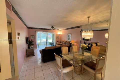 Copropriété à vendre à Lauderdale Lakes, Floride: 2 chambres, 87.7 m2 № 1207246 - photo 9