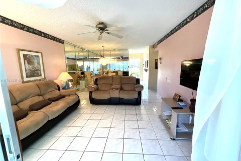 Copropriété à vendre à Lauderdale Lakes, Floride: 2 chambres, 87.7 m2 № 1207246 - photo 4