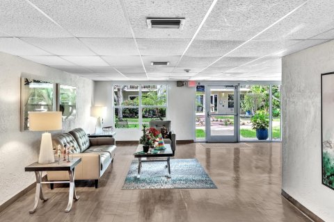 Copropriété à vendre à Wilton Manors, Floride: 1 chambre, 65.03 m2 № 930036 - photo 3