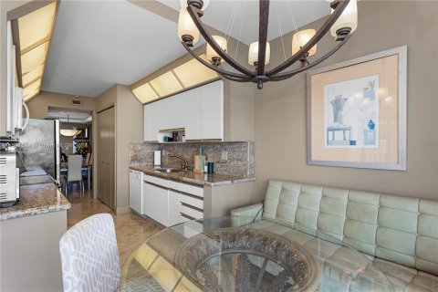 Condo in Aventura, Florida, 2 bedrooms  № 1220593 - photo 7