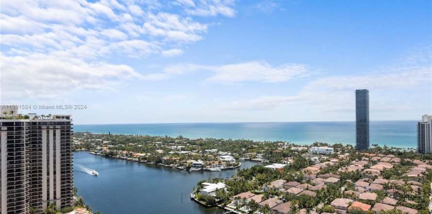 Condo in Aventura, Florida, 2 bedrooms  № 1220593