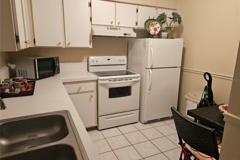 Condo in Fort Myers, Florida, 2 bedrooms  № 844864 - photo 6