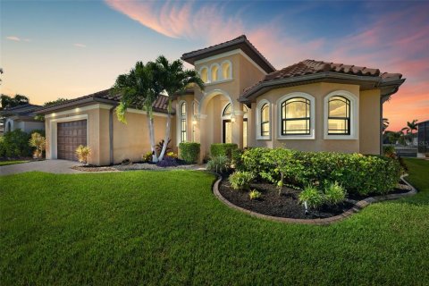 Villa ou maison à vendre à Cape Coral, Floride: 3 chambres, 213.21 m2 № 1336744 - photo 1