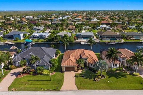 Casa en venta en Cape Coral, Florida, 3 dormitorios, 213.21 m2 № 1336744 - foto 30