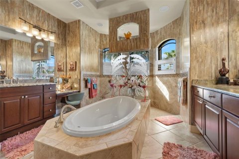 Villa ou maison à vendre à Cape Coral, Floride: 3 chambres, 213.21 m2 № 1336744 - photo 20