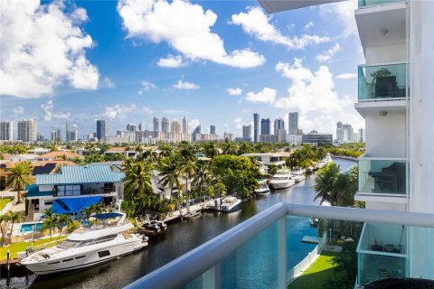 Condominio en venta en North Miami Beach, Florida, 2 dormitorios, 109.44 m2 № 1358602 - foto 17