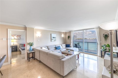 Condominio en venta en North Miami Beach, Florida, 2 dormitorios, 109.44 m2 № 1358602 - foto 2