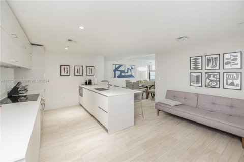 Copropriété à louer à Miami, Floride: 2 chambres, 107.3 m2 № 1358603 - photo 4