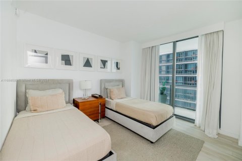 Condominio en alquiler en Miami, Florida, 2 dormitorios, 107.3 m2 № 1358603 - foto 25