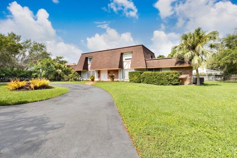 Villa ou maison à vendre à Palmetto Bay, Floride: 5 chambres, 276.85 m2 № 1328812 - photo 3