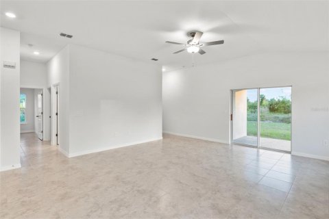 Casa en venta en Lehigh Acres, Florida, 4 dormitorios, 157.1 m2 № 1088510 - foto 6