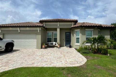 Casa en venta en Titusville, Florida, 5 dormitorios, 223.15 m2 № 1386736 - foto 1