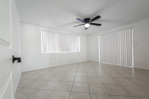 House in Port Richey, Florida 3 bedrooms, 130.06 sq.m. № 1399703 - photo 26