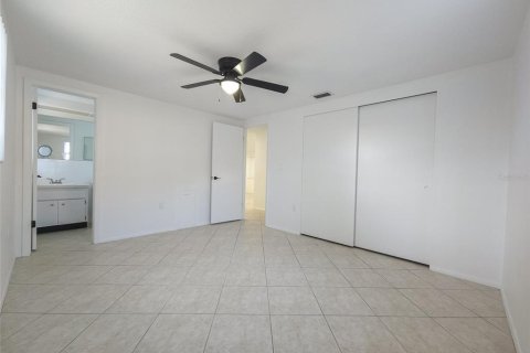 House in Port Richey, Florida 3 bedrooms, 130.06 sq.m. № 1399703 - photo 23