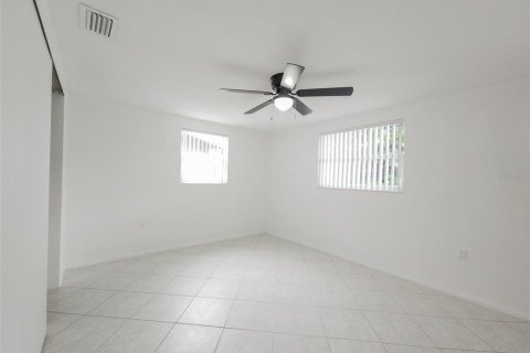 House in Port Richey, Florida 3 bedrooms, 130.06 sq.m. № 1399703 - photo 24